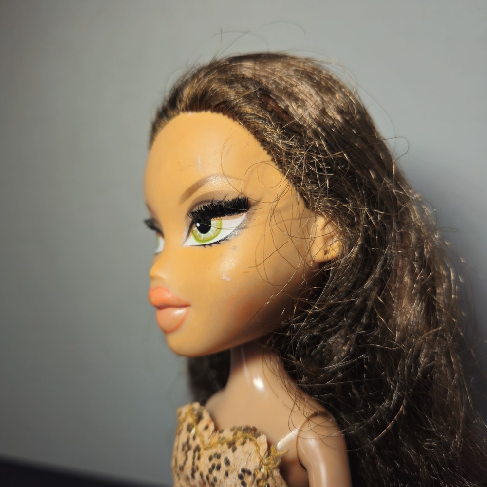 TLC Bratz The Movie 2007 Yasmin & Cloe Doll Rooted Lashes Gold Blue Articulated - Picture 9 of 16